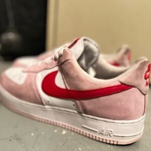 AIR FORCE 1 ‘07 QS (VALENTINE)